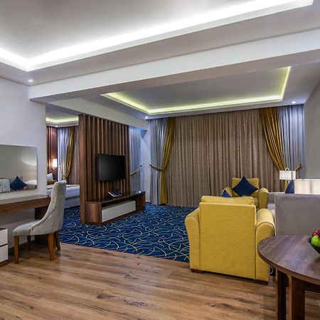 The Palace Hotel Suites Chamis Muschait Exterior foto
