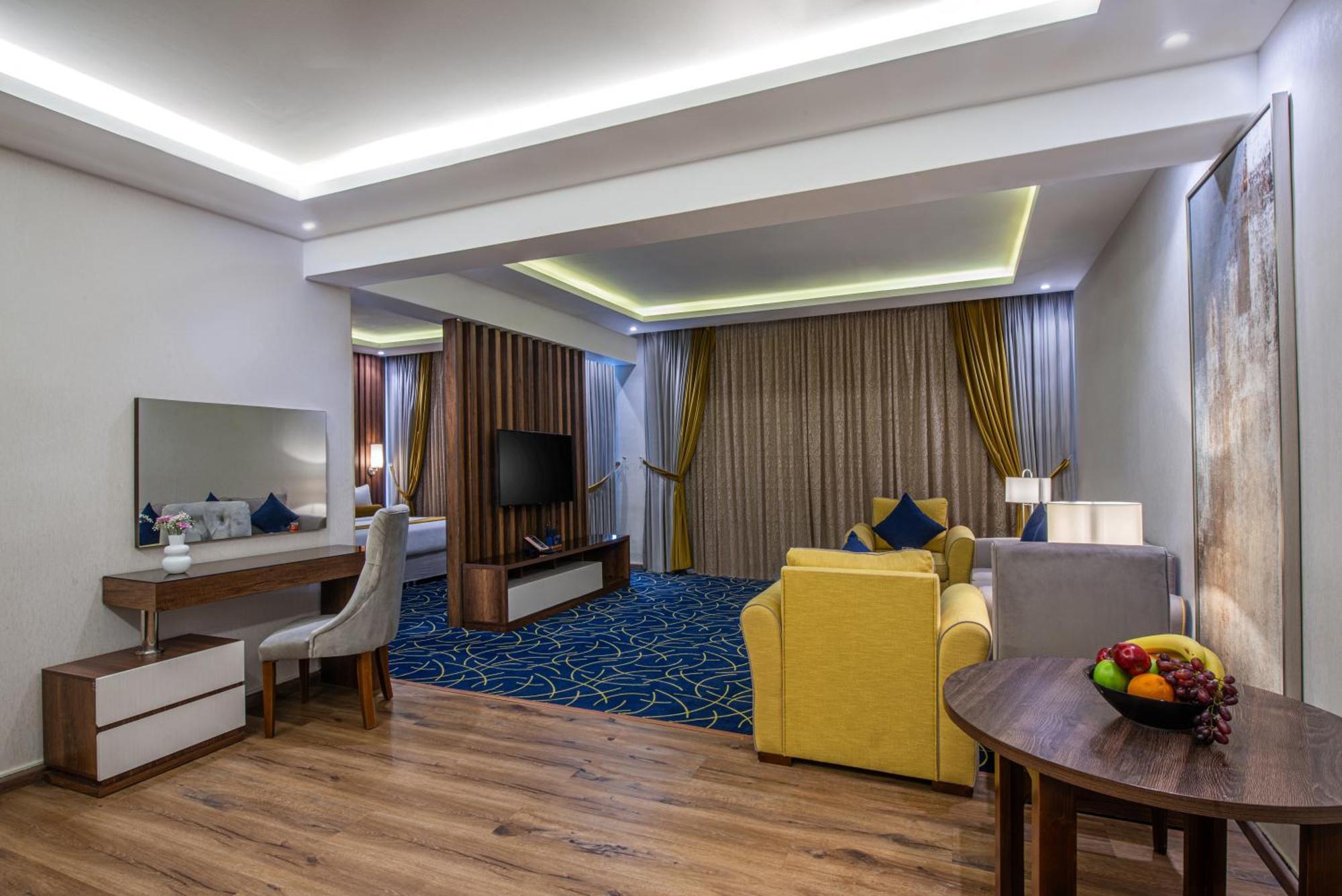 The Palace Hotel Suites Chamis Muschait Exterior foto
